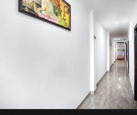 Hotel Surya Inn Ню Делхи Екстериор снимка