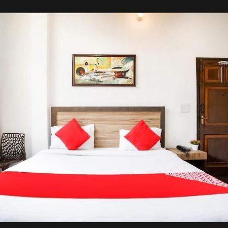 Hotel Surya Inn Ню Делхи Екстериор снимка