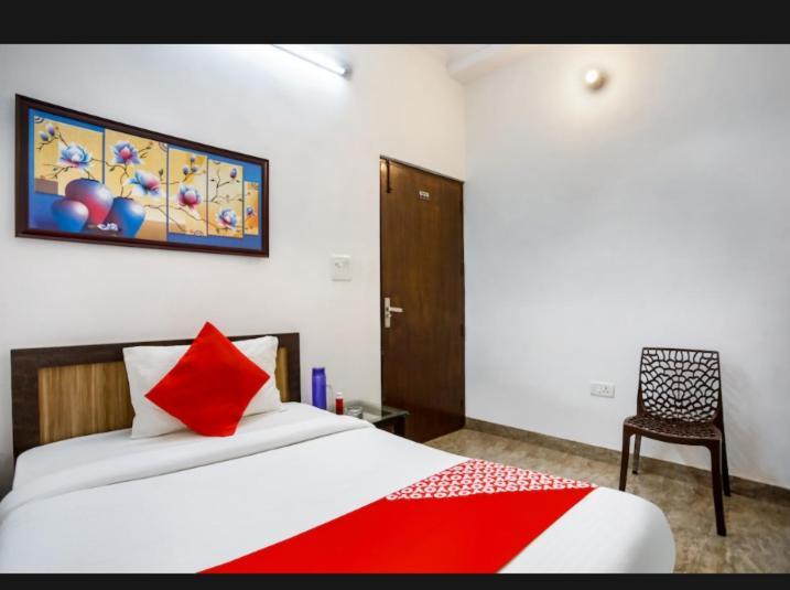 Hotel Surya Inn Ню Делхи Екстериор снимка